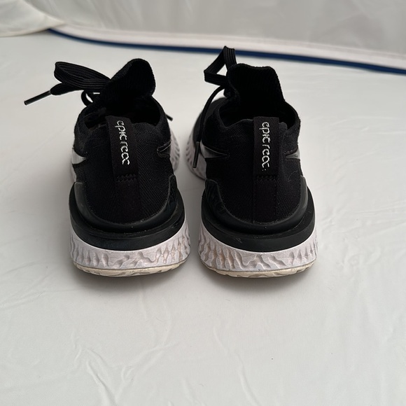 Nike Epic React Flyknit 2 black running sneakers - Picture 4 of 8